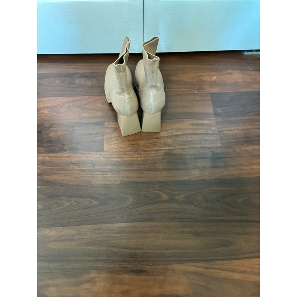 Women's Unbranded Beige Knit Heeled Boots Size. 8.5 - Picture 2 of 6